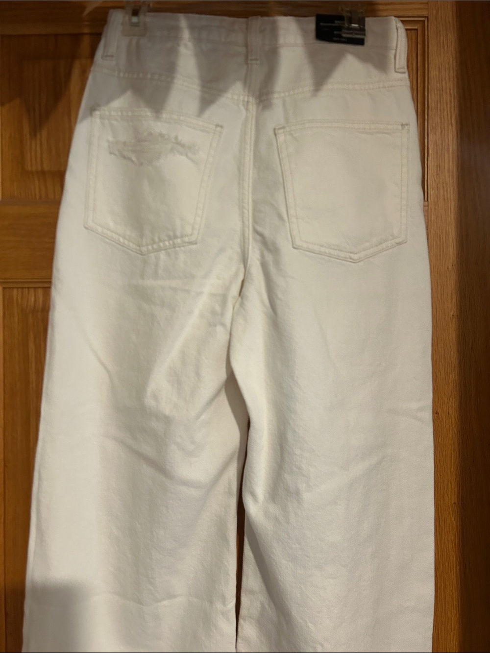 NWT H&M Divided White Distressed Denim Baggy Jeans | Size 2 - Picture 5 of 6